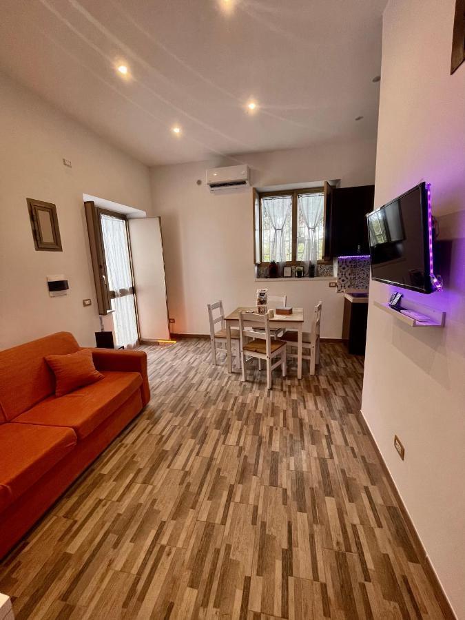 L'Oasi Di Luis Villa Napoli Bagian luar foto